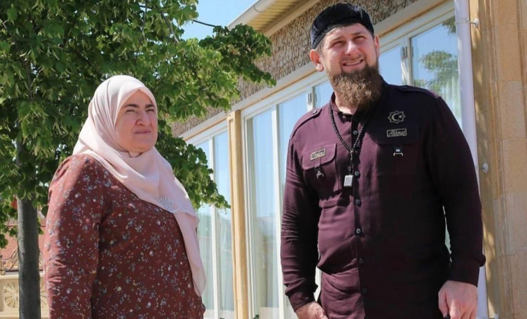 Рамзан Кадыров поздравил Аймани Несиевну с Днем чеченской женщины