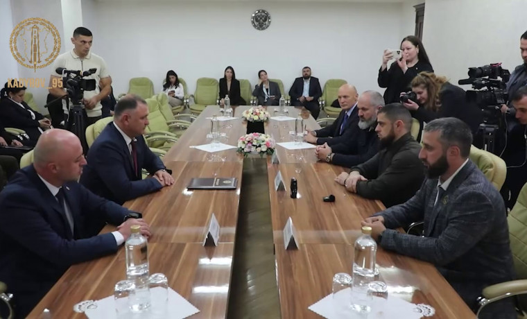 Делегация из ЧР приняла участие в открытии школы искусств им. Ахмата-Хаджи Кадырова в Южной Осетии