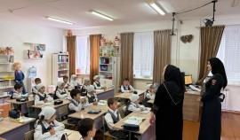 Сотрудники полиции Грозненского района провели открытый урок для младших классов