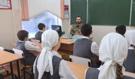 «Урок мужества» с участником СВО: в Серноводской школе прошла встреча с Валидом Чабдархановым