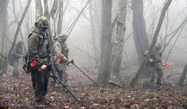 Военнослужащие ОГВ(с) уничтожили опасные находки в Чеченской Республике| грозный, чгтрк