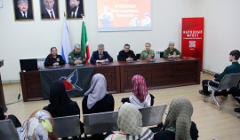 В Грозном к Дню защитника Отечества росгвардейцы провели встречу со студентами