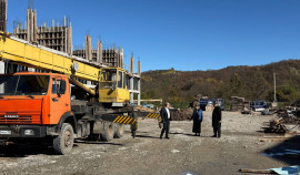 В селе Ведено строят пятиэтажный дом для переселенцев из оползневых зон