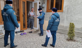 В Грозном сотрудники МЧС провели противопожарную акцию