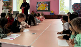 Урок безопасности от МЧС: Веденские дошколята освоили азы пожарной грамотности