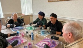 Мастер-класс по «Флюид Арт» прошёл в Центре общения старшего поколения Грозненского района| грозный, чгтрк
