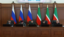 Магомед Даудов провел плановое заседание по вопросам социально-экономического развития региона