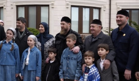 Рамзан Кадыров проведал близких и родственников в первый день мусульманского праздника Ид аль-Фитр