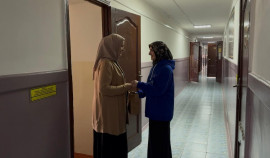 Активисты «Молодой Гвардии» поздравили преподавателей с Днём бабушек и дедушек