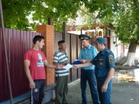 Сотрудники МЧС Чечни провели в станице Наурской противопожарную акцию 