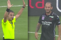 Итальянский футболист Кристиано Галано получил первую в истории зеленую карточку