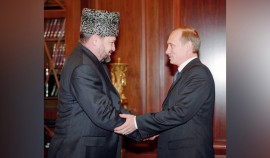 Владимир Путин: Имя Ахмата-Хаджи Кадырова и пример его служения сегодня воодушевляют бойцов из ЧР