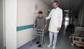 Пожилому пациенту в ЧР успешно заменили тазобедренный сустав после тяжелого перелома