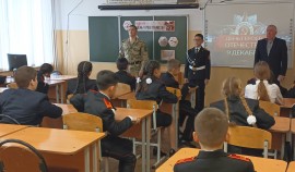 В Чеченской Республике росгвардейцы рассказали школьникам о Героях Отечества