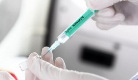 Вакцинация от гриппа в России должна быть завершена до 15 декабря, заявил Мурашко