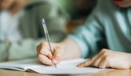 В Ачхой-Мартановском районе прошел конкурс-диктант по чеченскому языку