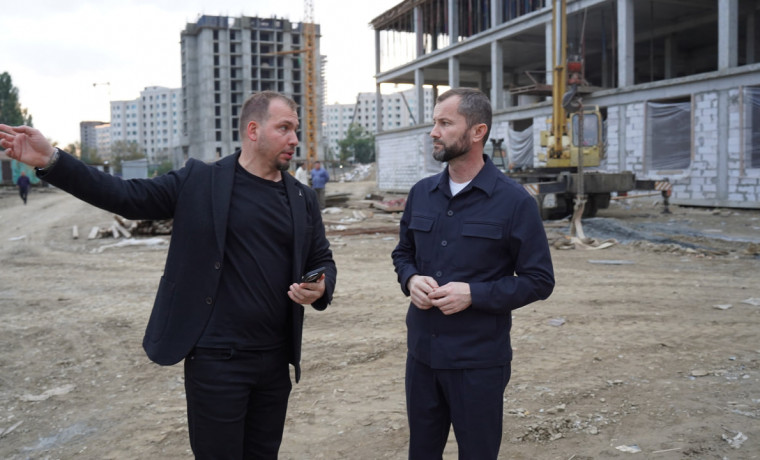 Хож-Бауди Дааев проинспектировал строительство образовательных объектов в новом районе им. В. Путина