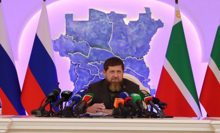 Рамзан Кадыров во время своей прямой линии пригласил юную жительницу в гости 