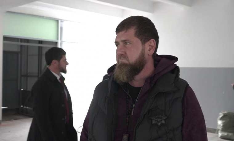 Рамзан Кадыров проинспектировал строительство швейной фабрики «Firdaws» и ресторана «Lunaliq»  