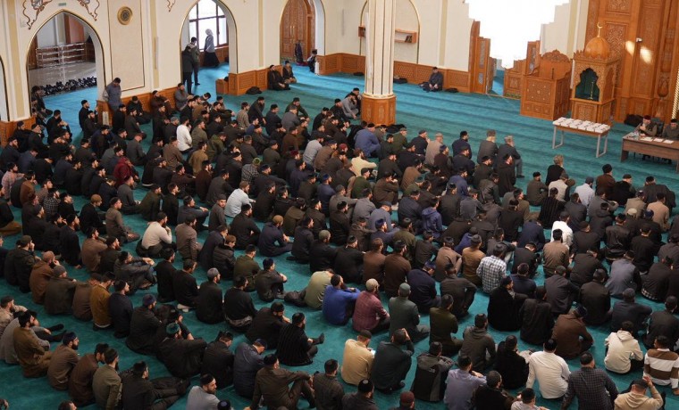 В мечети им. Пророка Исы (мир Ему) прошла церемония вручения сертификатов преподавателям Корана