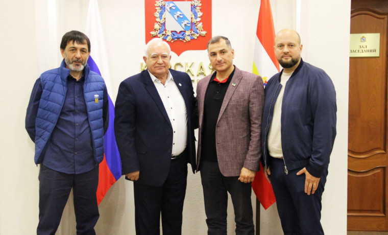 Адлан Динаев встретился с коллегами из «Единой России» в Курской области