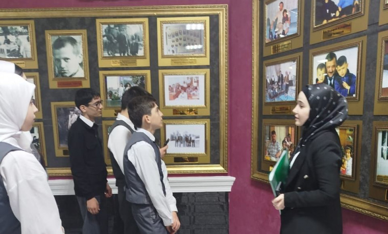 Школьники Курчалоевского района посетили «Централизованную библиотечную систему» муниципалитета