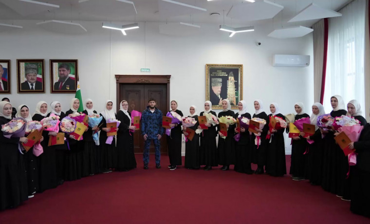 Лучшим воспитателям детских садов Грозного вручили «Гранты Мэра»