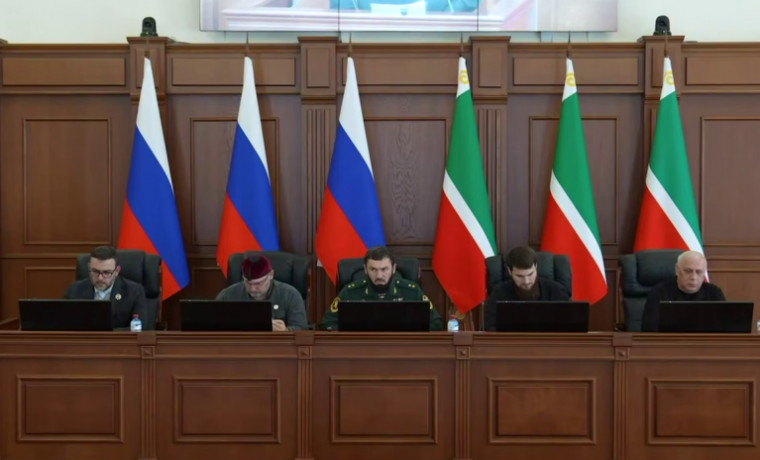 Магомед Даудов провел плановое заседание по вопросам социально-экономического развития региона