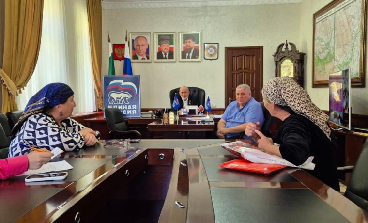 Депутаты Парламента ЧР в закрепленных за ними районах провели тематические приемы