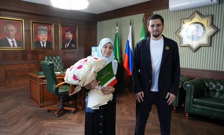 Малоимущая семья Умаровых получила ключи от новой квартиры благодаря акции «Пост желаний»