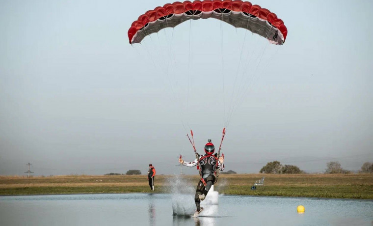В соревнованиях по парашютному спорту в ЧР примут участие более 100 спортсменов