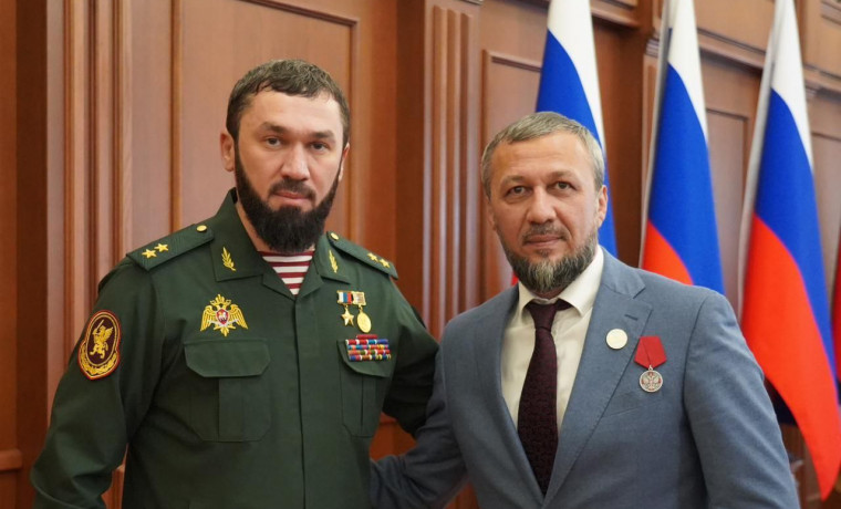 Члены Парламента ЧР отмечены высокими государственными наградами