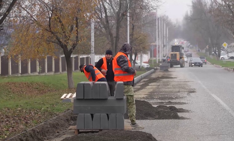В Грозном ведется комплексное обновление улицы Абдуллы II бен аль-Хусейна