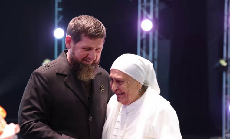 Рамзан Кадыров принял участие в торжественной церемонии, посвященной Международному дню учителя