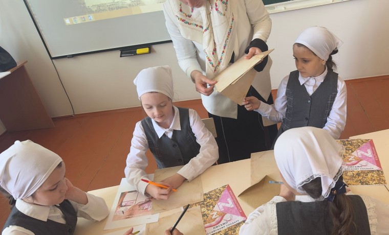 Более 50 школьников Серноводского района написали «Письмо Герою»