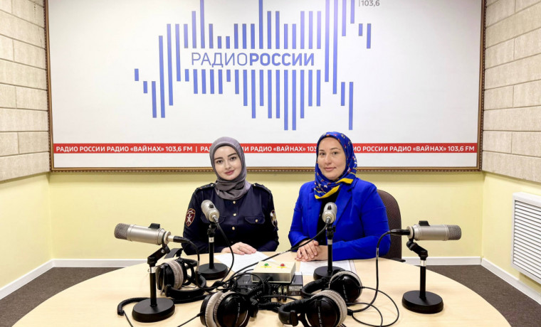 Офицер Росгвардии выступила в эфире радио «Вайнах» ко Дню чеченской женщины