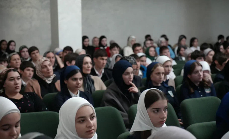 В Ачхой-Мартане прошла публичная дискуссия на тему «Бдительность общества vs право на частную жизнь»