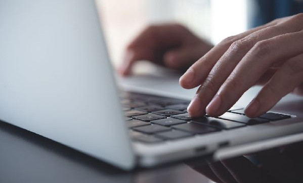 До 1 октября федеральные льготники могут выбрать форму социальных услуг на 2026 год