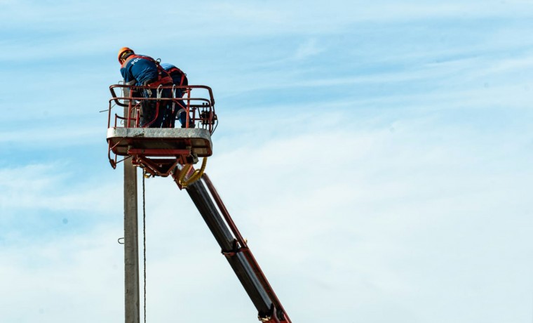Энергетики «Чеченэнерго» повысили надежность электроснабжения села Новые Атаги