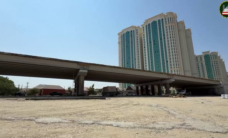 Мэр Грозного Хас-Магомед Кадыров провел инспекцию строительства мостов и путепровода