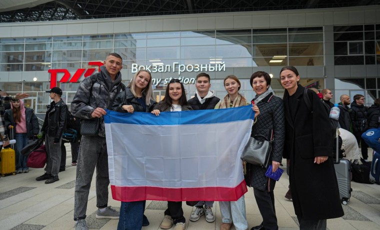 В Грозном встретили участников IV Молодежного слета Амбассадоров «Профессионалитета»