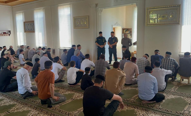 Жителей Ахкинчу-Барзой призвали соблюдать правила пожарной безопасности