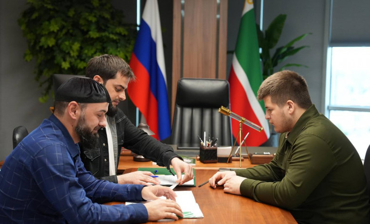 Адам Кадыров провел рабочее совещание по вопросам исполнения поручений Главы ЧР