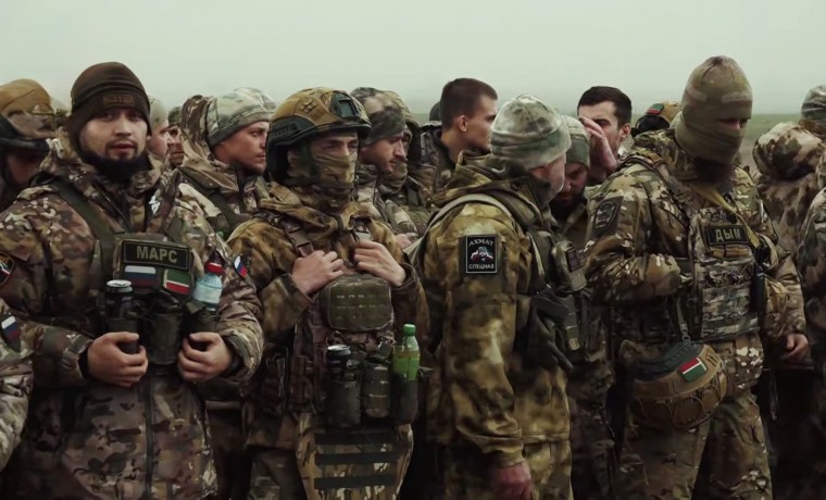 Новая группа добровольцев отправилась из аэропорта Грозного в зону проведения СВО 