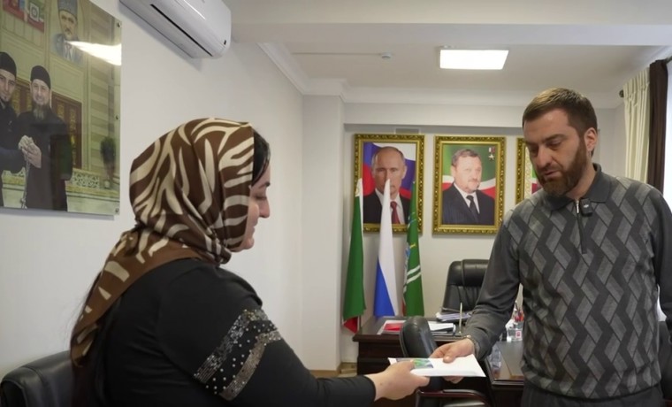  РОФ им. А.-Х. Кадырова помог семье из Грозного погасить крупный долг