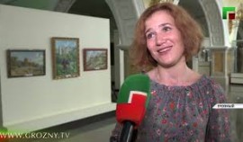 На аллее славы им. А-Х. Кадырова проходит выставка художницы Ирины Коваленко